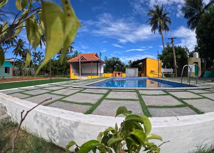 The Farm Crest, Ecr Kadallur