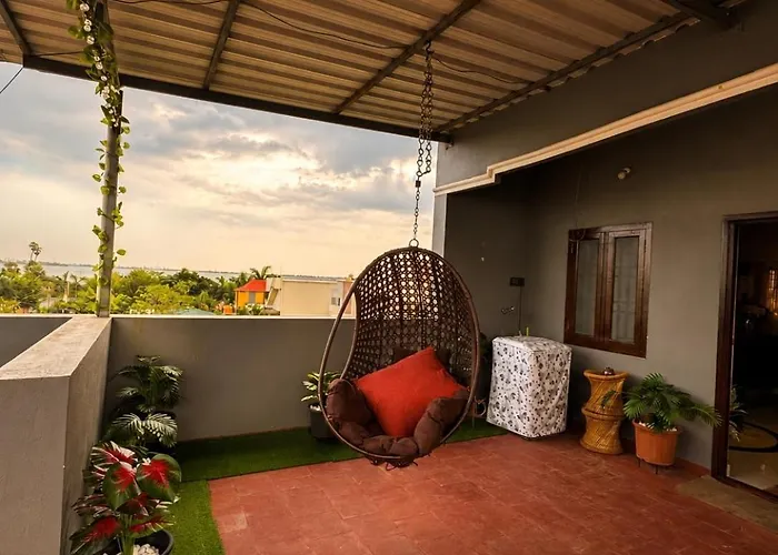Ara Villa